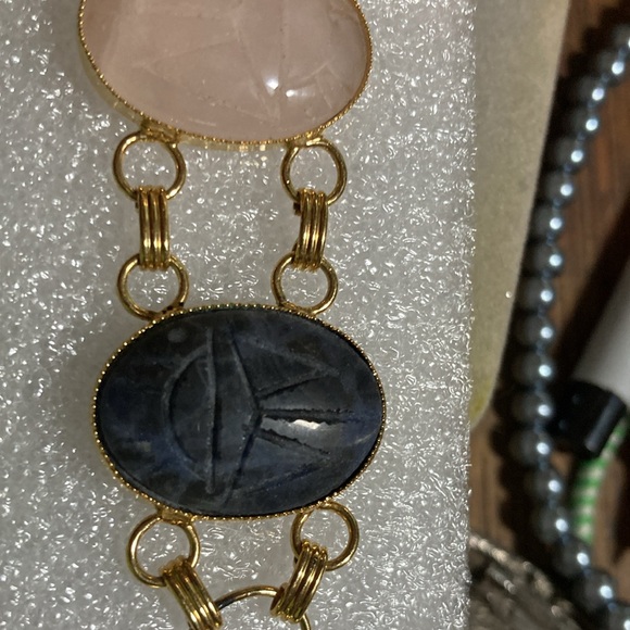 Vintage large scarab bracelet - Picture 4 of 12